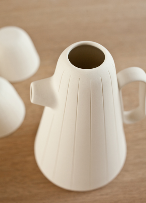 Luca Nichetto and Mjölk collaborate to make coffee set