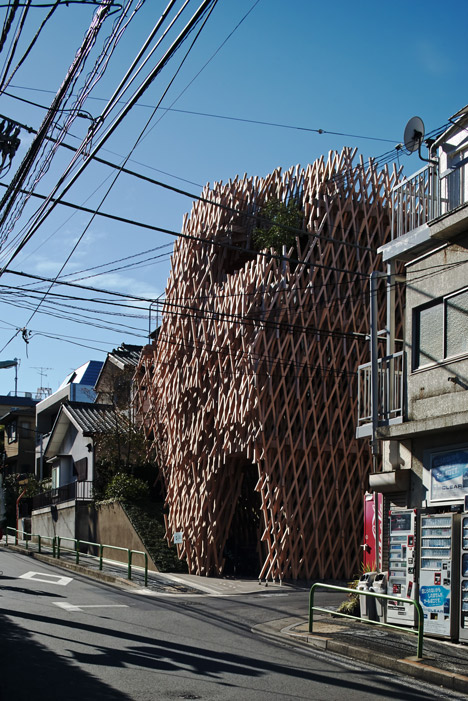 SunnyHills cake shop by Kengo Kuma encased within intricate timber lattice