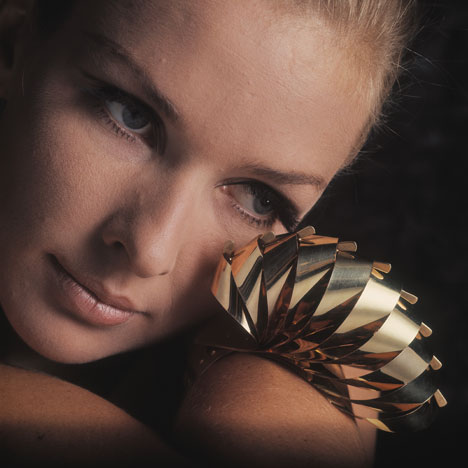 Gijs+Emmy exhibition of futuristic jewellery to open at the Stedelijk Museum