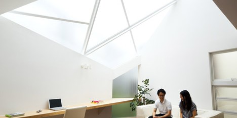 Tokyo house by Atelier Tekuto with skylight designed to “frame the sky”