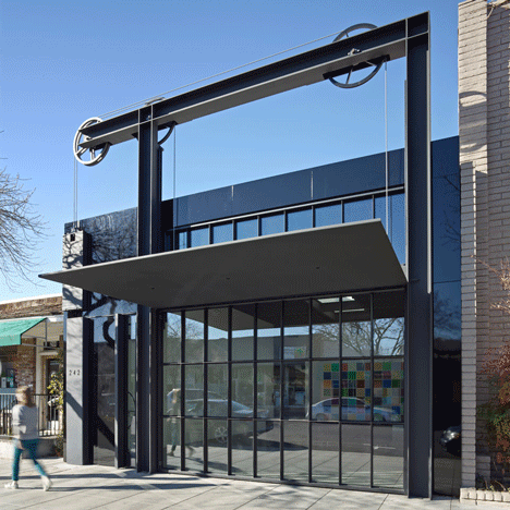 Tom Kundig hoists California gallery facade using gears and pulleys