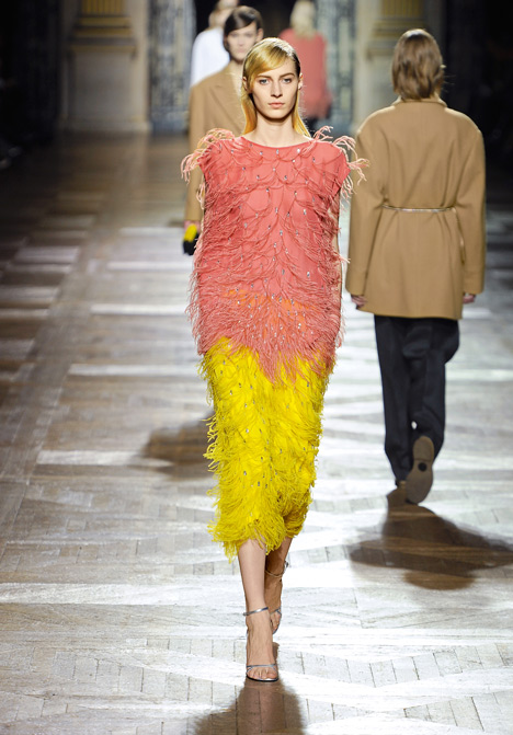 Feathers and plumage in fashion celebrated at Antwerp exhibition