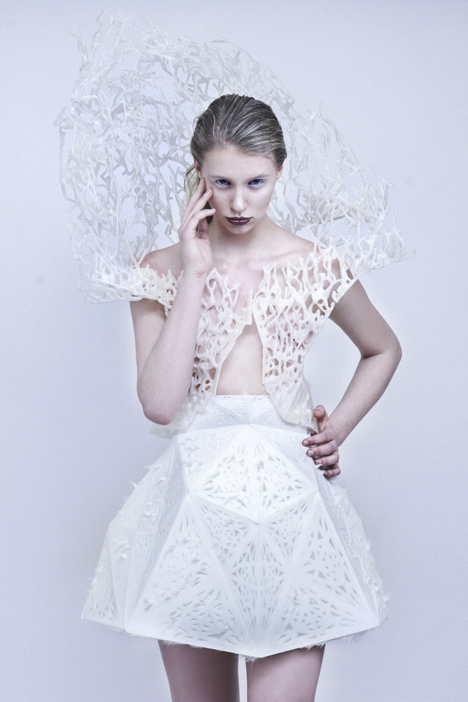 Francis Bitonti and New Skins Workshop students 3D-print flexible dress on a MakerBot