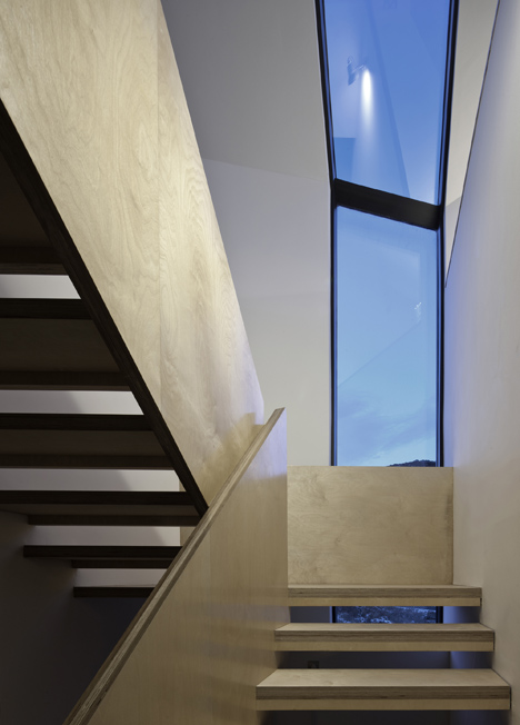 House at Camusdarach Sands by Raw Architecture Workshop has a kinked facade