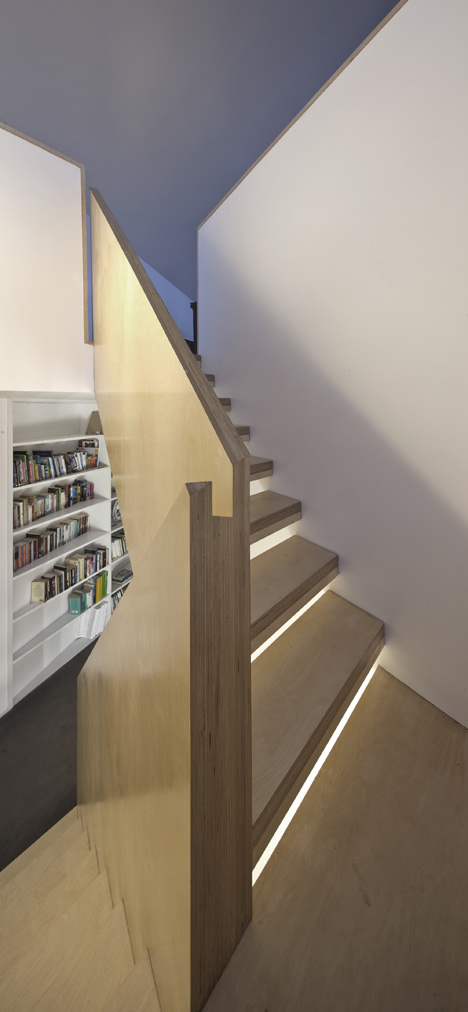 House at Camusdarach Sands by Raw Architecture Workshop has a kinked facade