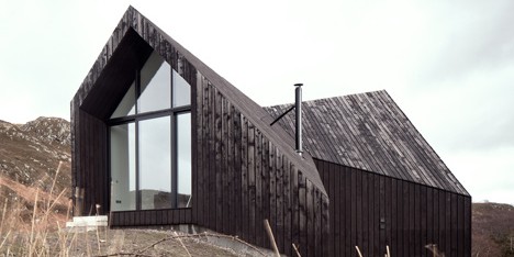 House at Camusdarach Sands by Raw Architecture Workshop has a kinked facade