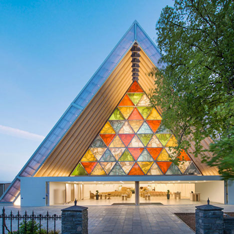 Cardboard-Cathedral-by-Shigeru-Ban_dezeen