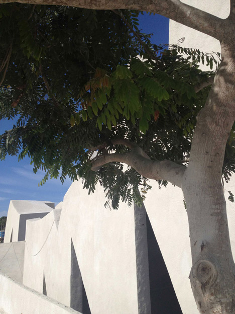Concrete auditorium by Valentiny HVP Architects built for Brazils Musica em Trancoso festival