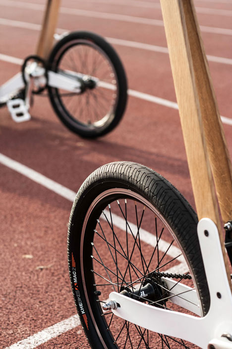 Halfbike pedal-powered scooter resembles a low-tech Segway