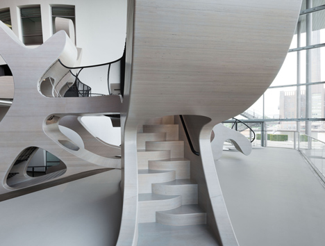 MobiVersum installation by J. Mayer H. creates huge shapes for children to clamber over at Autostadt