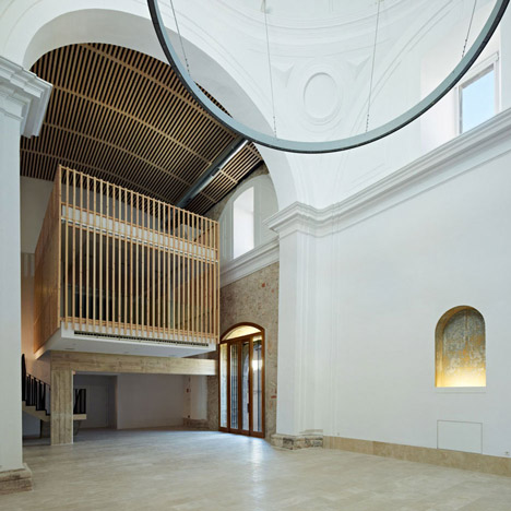 Restoration and adaptation of a 16th century Chapel in Brihuega by Adam Bresnick