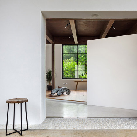 Scandinavian Middle renovation by Kichi Architectural Design