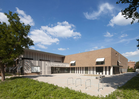 School in Rotterdam decorated with tiles based on traditional Dutch patterns