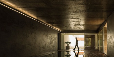 The Hill Cork House by Contaminar Arquitectos