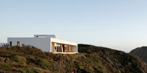 Tunquen House by Nicolás Lipthay Allen and L2C