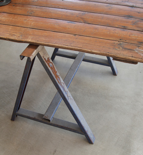 Uma by Kazunaga Sakashita updates archetypal trestle table