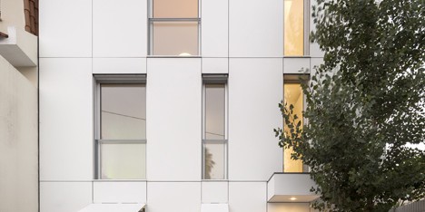 Parede 11 house by Humberto Conde has hinged protective panels