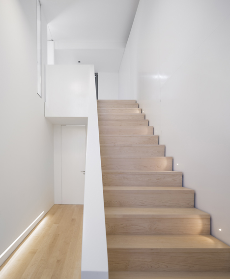 Parede 11 house by Humberto Conde has hinged protective panels