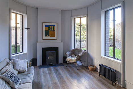 Chris Dyson's curved brick extension completes a Georgian terrace in London