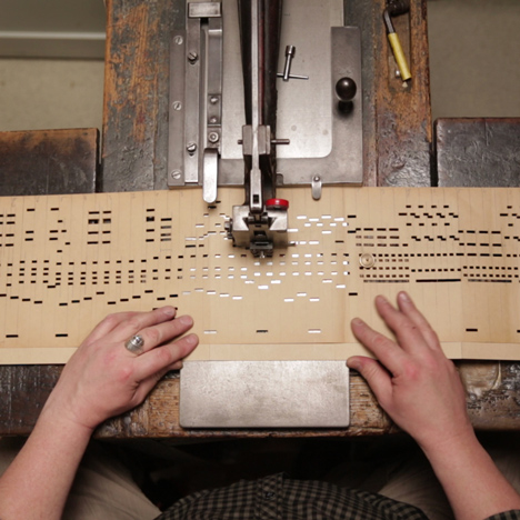 Woven Song by Glithero_dezeen_2