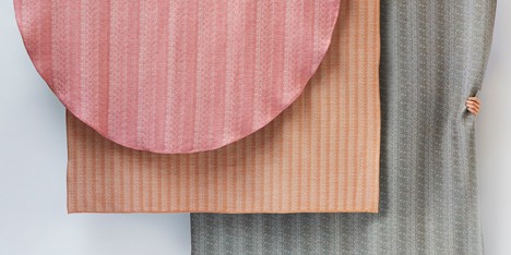 Glithero patterns fabric using organ music