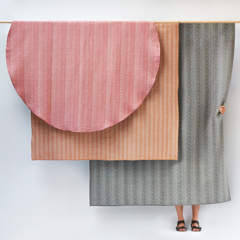 Glithero patterns fabric using organ music