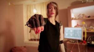 Imogen Heap demonstrating Mi.Mu glove