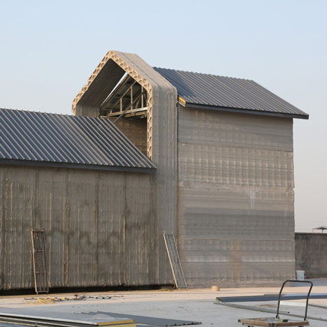 Chinese company 3D prints 10 buildings in a day using construction waste
