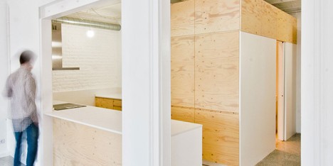 Barcelona apartment renovation by Carles Enrich