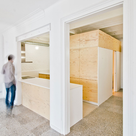 Barcelona apartment renovation by Carles Enrich