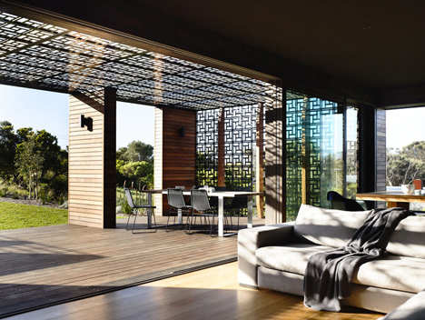 Blairgowrie House by Wolveridge Architects creates a timber-clad seaside home
