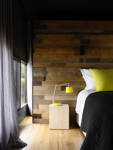 Blairgowrie House by Wolveridge Architects creates a timber-clad seaside home