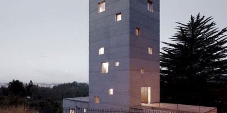 Casa Cien by Pezo von Ellrichshausen