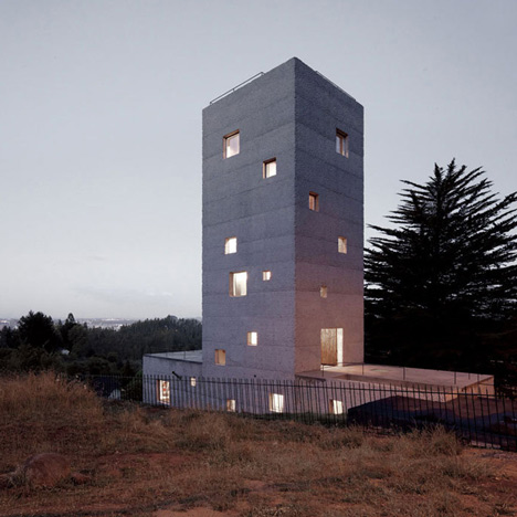 Casa Cien by Pezo von Ellrichshausen