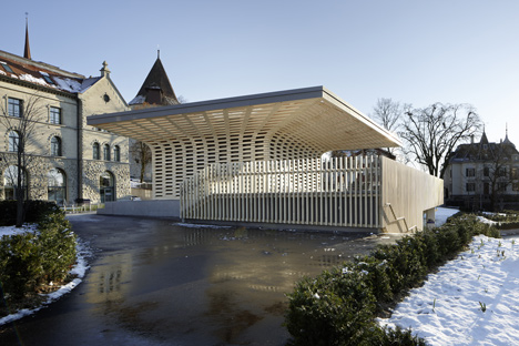 Wooden pavilion by Ramser Schmid Architekten built beside Swiss library