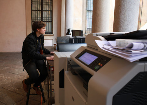 Fear of Missing Out publishing algorithm in Milan