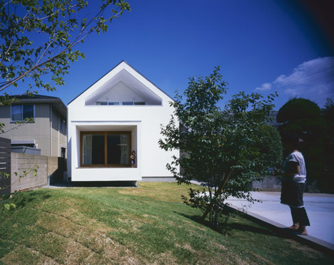 House in Fukai Japan by Horibe Associates