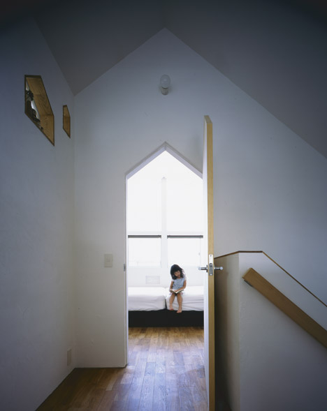 House in Fukai Japan by Horibe Associates