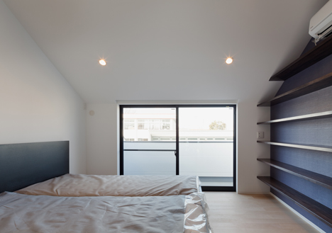 House in Fukasawa by LEVEL Architects