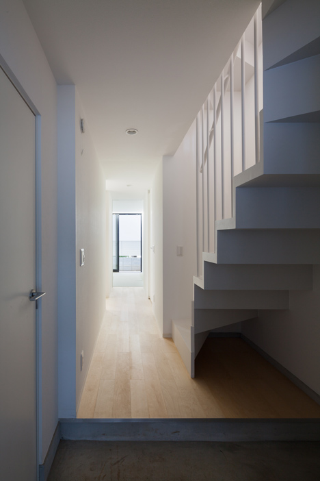 House in Fukasawa by LEVEL Architects