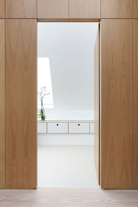 Kew House by Piercy & Company