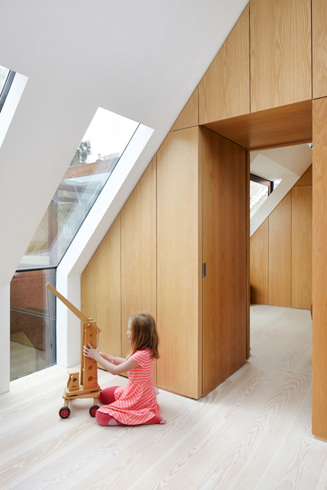 Kew House by Piercy & Company