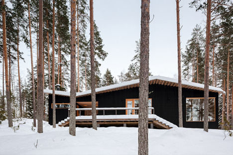 Villa Kettukallio by Playa Architects provides a woodland holiday home