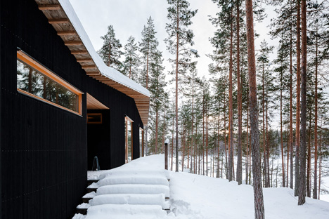 Villa Kettukallio by Playa Architects provides a woodland holiday home