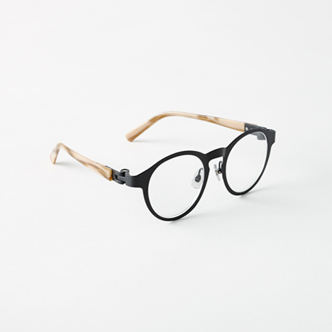 Magne-hinge glasses by Nendo