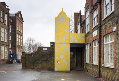 Oily Cart Theatre by Hawkins/Brown