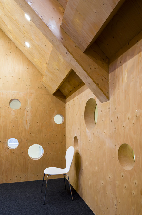Oily Cart Theatre by Hawkins/Brown