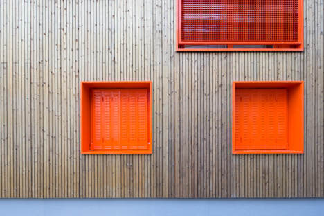 Social housing by Vous Êtes Ici Architectes slots between buildings in Paris