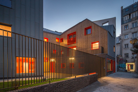 Social housing by Vous Êtes Ici Architectes slots between buildings in Paris