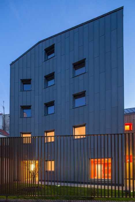 Social housing by Vous Êtes Ici Architectes slots between buildings in Paris